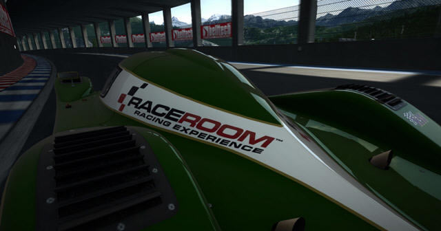 ���ٿռ�:������������(ģ����ʵ��ʻ��������Ϸ)