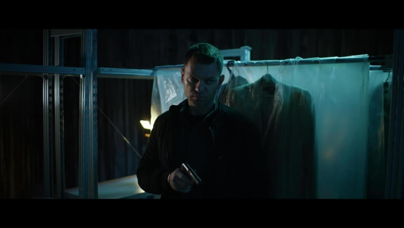 ��������ɫ����_She Sees Red���İ�����